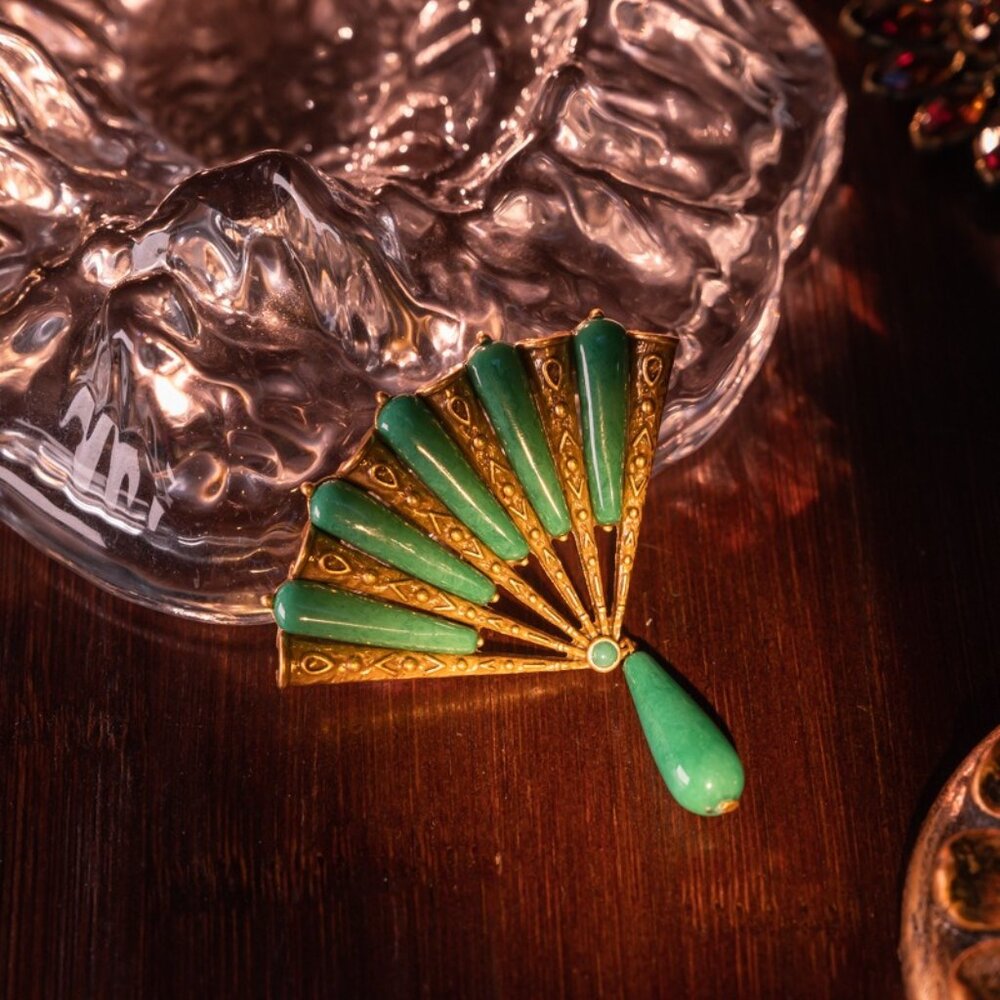 Art Deco Inspired Emerald Fan Brooch Regal Green Crystal Gold Leaf Pin